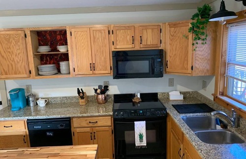 Maggie Valley Casa | Cierra Falls Retreat 2/2 with Waterfall in Backyard/360 Mtn Views *Pet Friendly*