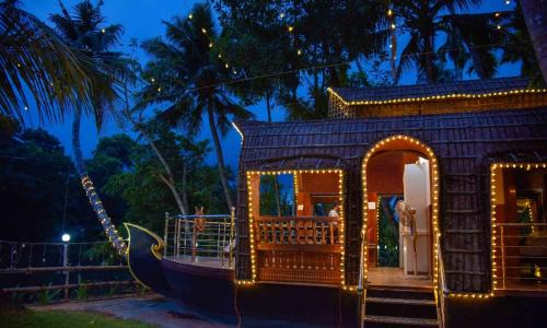 Thrissur Complejo | Cijo's HUT and TREE HOUSE