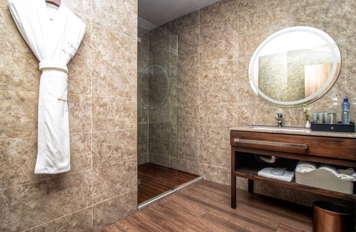 Lome Hotel | CIKA Golden Hotel and Suites