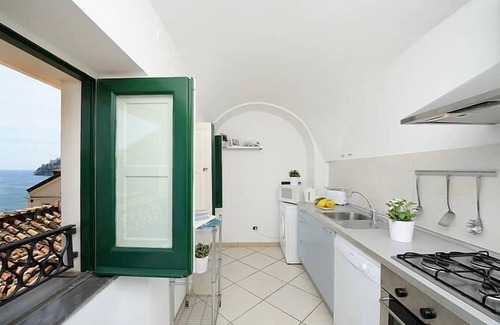 Minori Apartamento | Ciliegia by Amalfivacation.it - Sea View, Few Steps from the Beach