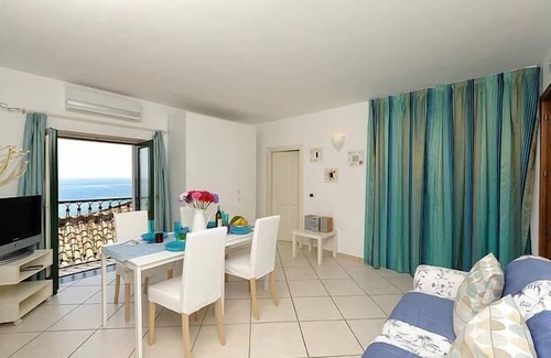 Minori Apartamento | Ciliegia by Amalfivacation.it - Sea View, Few Steps from the Beach