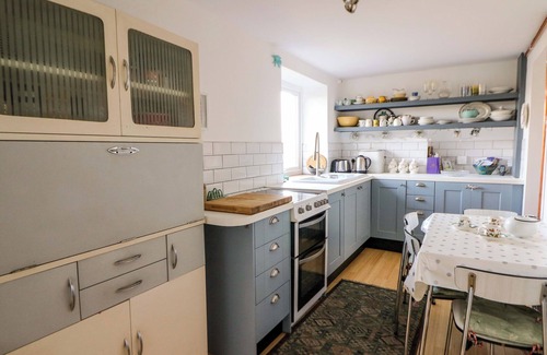 Pencader Cabaña | CILRHIW ISAF, family friendly, character holiday cottage in Pencader
