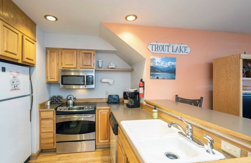 Telluride Casa | Cimarron Lodge 27 by Avantstay Ski-in/ski-out Property in Complex w/ Two Hot Tubs! Permit#10026