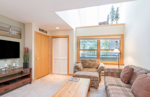 Telluride Cabina | Cimarron Lodge 33 by Avantstay Ski-in/ski-out Property in Complex w/ Two Hot Tubs!
