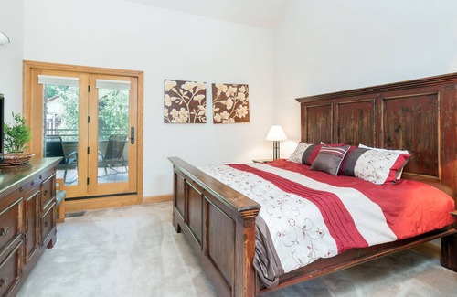 Telluride Cabina | Cimarron Lodge 33 by Avantstay Ski-in/ski-out Property in Complex w/ Two Hot Tubs!