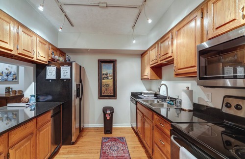 Mount Auburn Casa | Cincinnati Home, Patio w/ Downtown Views!