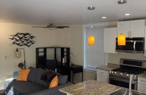 Mount Auburn Apartamento | Cincinnati Oasis with Patio UC/Downtown