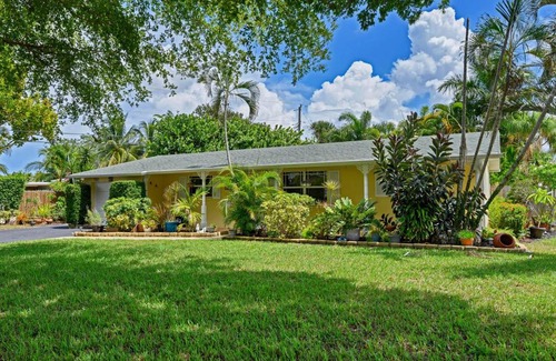 North Palm Beach Casa | Cinderella's Beach Cottage