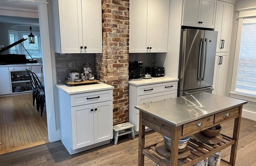 Bath Casa | Circa 1850 Federal - 3 Bedroom 2 Bath Home In The Heart of Bath, Maine.