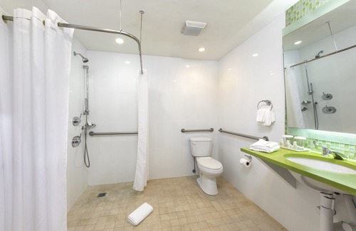 Mid Beach Hotel | Circa 39 Miami Beach