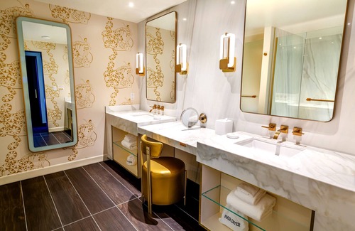 Downtown Las Vegas Hotel | Circa Resort & Casino – Adults Only