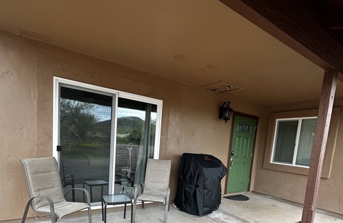 New River Casa | Circle Mountain Ranch at the trail head with horse motel