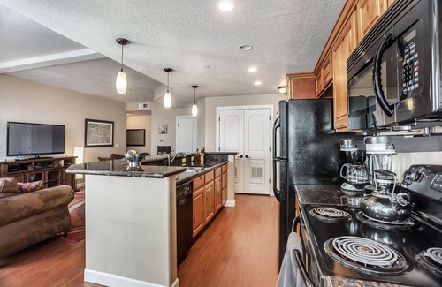 Downtown Salt Lake City Condominio | Citifront B 3 Bedroom Condo by RedAwning