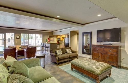 Downtown Salt Lake City Condominio | Citifront B 3 Bedroom Condo by RedAwning