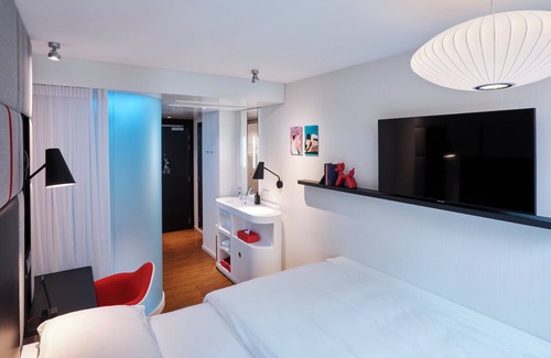 Faubourg-du-Roule Hotel | citizenM Paris Champs-Élysées