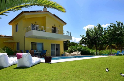 Trifylia Villa | Villa de lujo Citron Pale, Villas Dimitras, Playa Kalo Nero, Mesenia