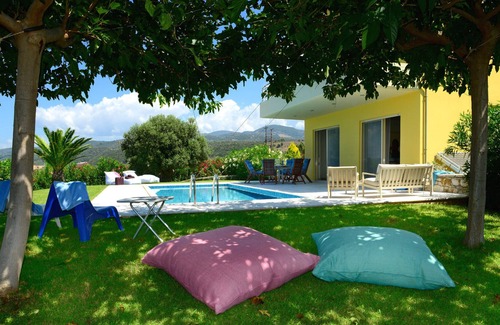 Trifylia Villa | Villa de lujo Citron Pale, Villas Dimitras, Playa Kalo Nero, Mesenia