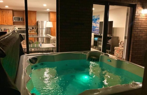 Cottonwood Heights Apartamento | City and Mountain Views from a Private Hot Tub!