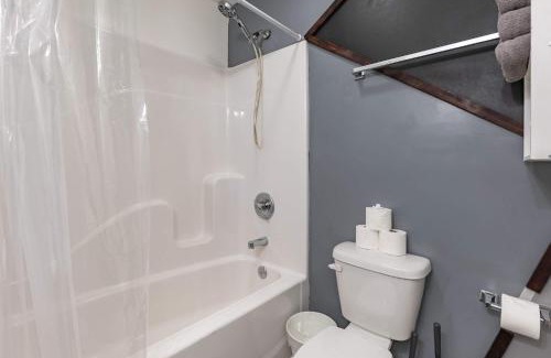 Near Northside Apartamento | City-Center 2BR Near Attractions