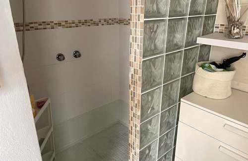 El Forti Otro | City center! Beautiful single independent room with private bathroom!