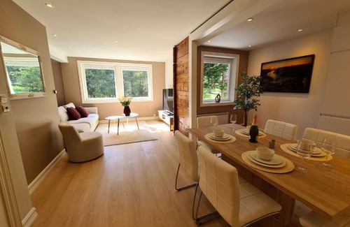 Stavanger Apartamento | City Center Charm in Exclusive Eiganes - Modern & Spacious