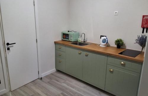 Jewish Quarter Apartamento | City Center location 2BR apartment near Station!