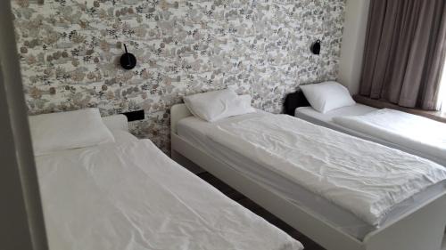 Jewish Quarter Apartamento | City Center location 2BR apartment near Station!