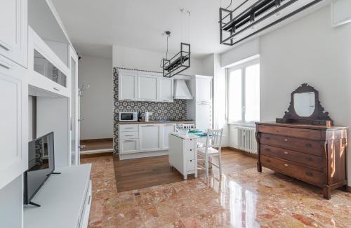 Pavia Apartamento | CITY CENTER - LUIGI&CAROLINA APARTMENTS - by Host4U