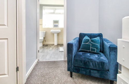 Warrington Otro | City Centre 3 Bed House for Large Groups and Contractors