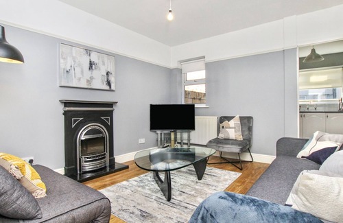 Warrington Otro | City Centre 3 Bed House for Large Groups and Contractors