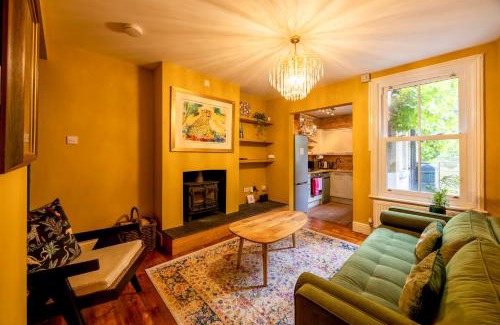 Canterbury Casa | City Centre Luxury House - Garden Oasis, Kingsize beds
