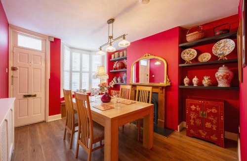 Canterbury Casa | City Centre Luxury House - Garden Oasis, Kingsize beds
