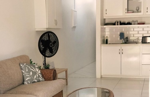 Diego Martin Condominio | City Charm & Poolside Peace -Gated