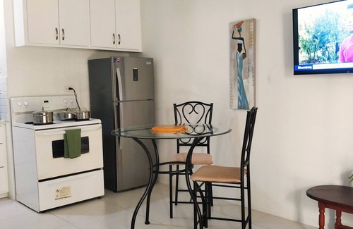 Diego Martin Condominio | City Charm & Poolside Peace -Gated