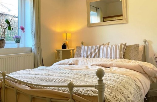 Newcastle-upon-Tyne Casa | City Escape by HNFC Stays -- Patio & Free Parking