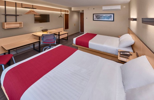 Parcelas Hotel | City Express by Marriott Rosarito