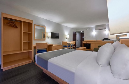 Lázaro Cárdenas Hotel | City Express by Marriott Lazaro Cardenas