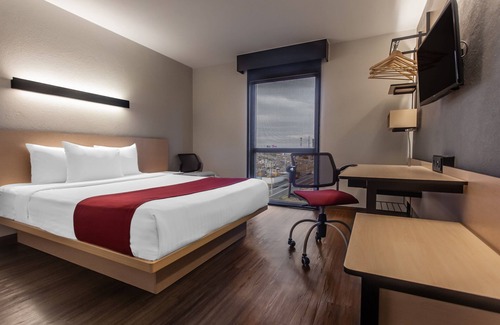 Celaya Hotel | City Express by Marriott Celaya Galerias