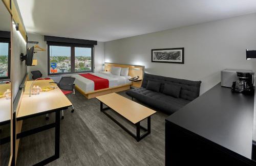 Carlos Pacheco 4 Hotel | City Express by Marriott Ensenada