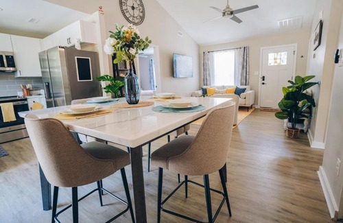 Charlotte Casa | City Retreat - 4 Bedroom Oasis with King & Private Yard near Downtown