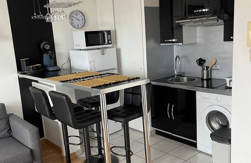 Trois Cocus - Borderouge - Croix-Daurade - Paleficat Apartamento | City Rose T2 with all comforts, private parking, swimming pool