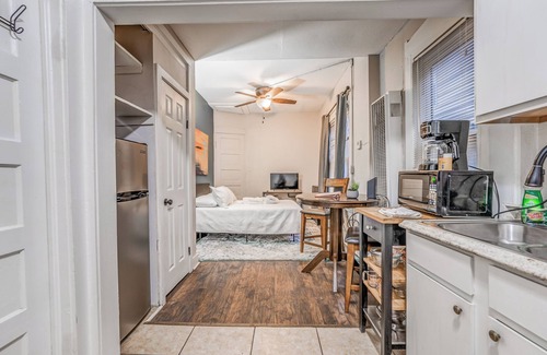 Medical District Apartamento | City Studio @ Nexus on Vance