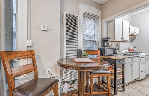 Medical District Apartamento | City Studio @ Nexus on Vance