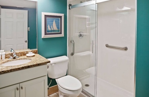 Ormond Beach Complejo | City-View 1BR Condo – Full Kitchen, Resort Pool Access & Ideal Central Location