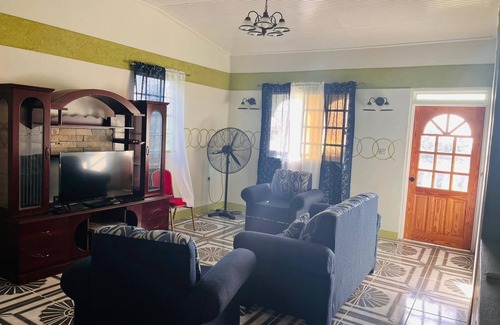 Roseau Cama Y Desayuno | City View Accommodations
