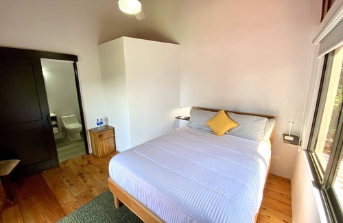 San Isidro Cama Y Desayuno | City view for a cozy Bedroom for Two