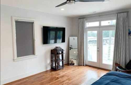 Five Points East Casa | City View- near Downtown, Capital, NC State