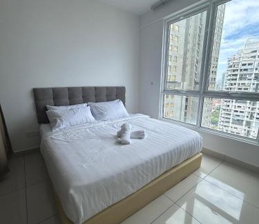 Downtown George Town Apartamento | City View & Sea View Mansion One Gleneagles Gurney Komtar George Town by Cozy Cottage Haven