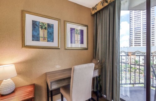 Kaka'ako Apartamento | Estudio de la reina con piscina compartida y bañera de hidromasaje, ¡a pocos pasos de la playa!