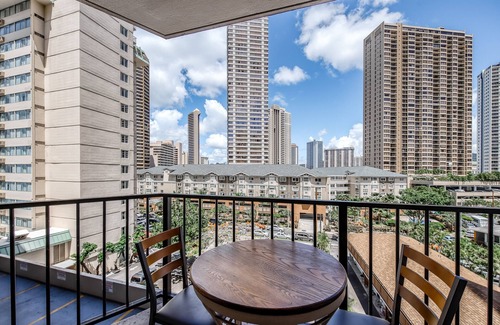 Kaka'ako Apartamento | Estudio de la reina con piscina compartida y bañera de hidromasaje, ¡a pocos pasos de la playa!